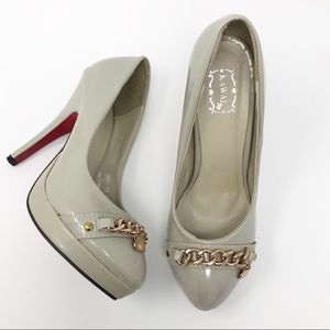 KAWAI Creme heels w/ dust bag
